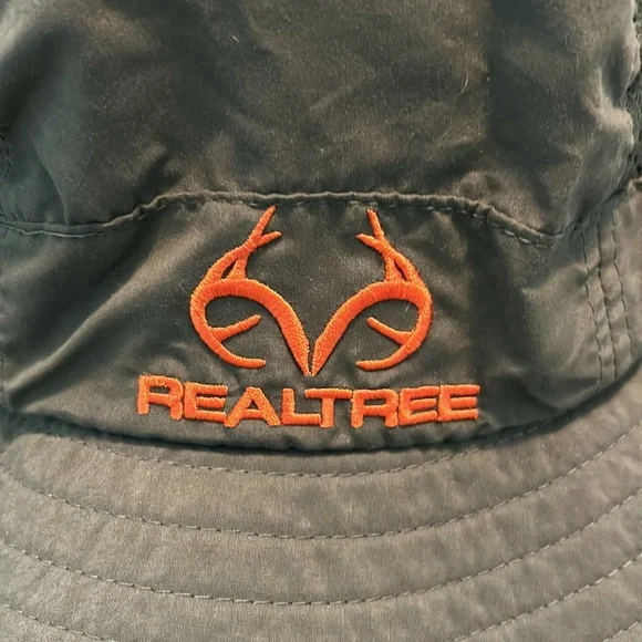 RealTree Camouflage Green and Orange Logo Bucket hat with chin/neck strap OS - Picture 2 of 8